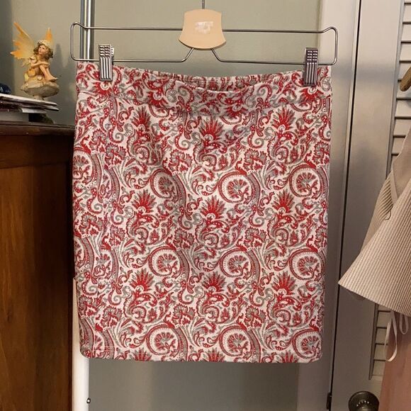 Free People Bodycon Skirt Size Small EUC - Red, Silver, White Festive Print - Picture 4 of 9
